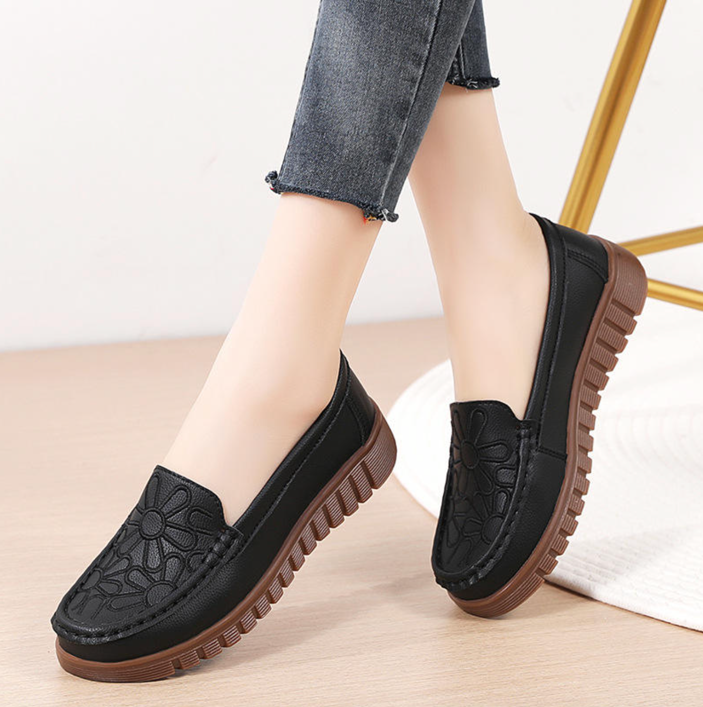 Women’s Single-Buckle Flat Shoes