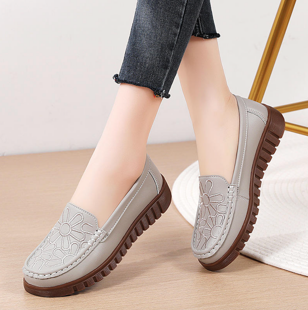 Women’s Single-Buckle Flat Shoes
